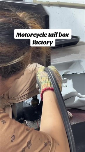 Motorcycle tail box water proof strips!#aluminumtopbox#alloytopboxbag#motocyclepartsandaccessories#factory#motorbike#biker#manufacturer#moto#tailbox#fyp#top#aluminumalloy#factorywork#handwork#custombox#yamaha#bikelife#biketok#motolife#supplier