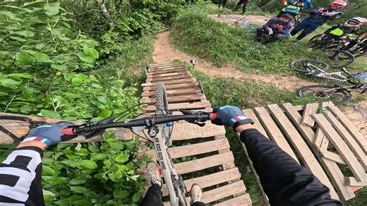 Downhill MTB Racing: The Thrill of Enduro Challenges