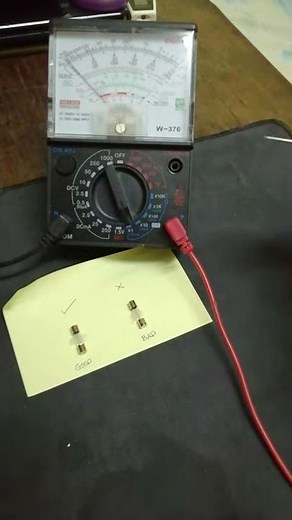 How to test a fuse using analog multimeter