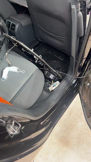 Just Volkswagen things 😅Ideas anyone? #mechanic #autoelectrician