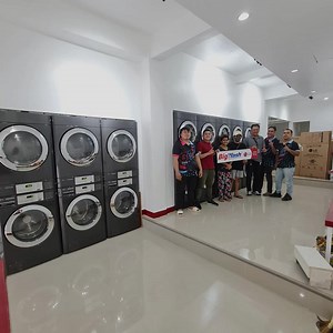 BigWash provides you the right MACHINES & PEOPLE to ensure the successful execution of your laundry business. Successfull installation and Training of 8 sets LG Giant Max for the 5th branch of Mr. Ligaralde. Thank you for always trusting bigwash and LG Machines. For more information call us now! 0908-892-5395 Jasper 0998-950-7108 Jhay (02) 7751-6366 Office | Bigwash Laundry Machine Distributor