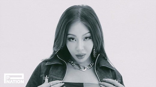 Jessi knows you're looking in 'Zoom' MV