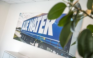 Reefer transports are temperature-controlled by air, sea and road