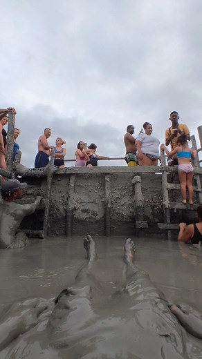 1.5K views · 64 reactions | Experience a healing mud bath at Totumo volcano - it's unique and fun!  #colombia #totumo #volcano #mudbath #healing | Viviana Puello | Facebook