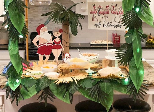 Mele Kalikimaka! This Hawaiian Christmas party is the happiest we’ve ever seen