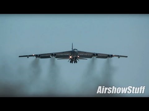 Amazing B-52 Takeoff and Low Approach! End of the Runway!
