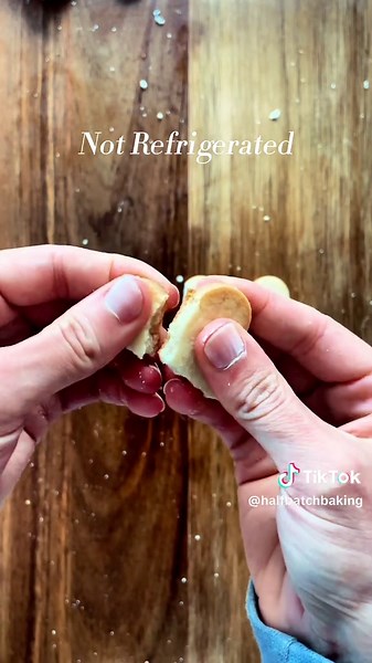 What refrigerating vs not refrigerating does to sugar cookie dough #cookies #baking #foodie