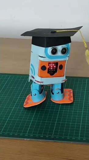 Otto Cardy Micro Robot with BBC Micro:bit and Microsoft MakeCode