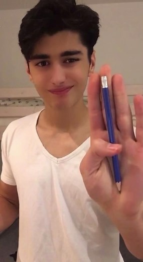 Unveiling the Best Magic Tricks - Learn Incredible Tutorials