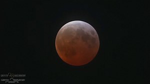 See the 'blood moon' total lunar eclipse dazzle in the night sky