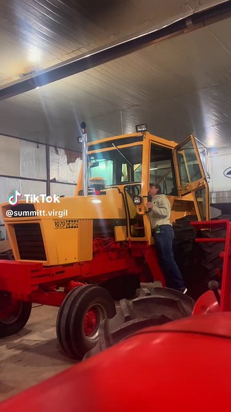 Cold Start of a Case 1070 Tractor