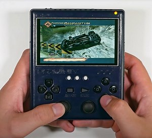 First Look at PS2MINIX, the Ultimate Custom-Built PS2 Portable