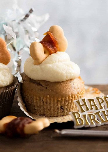 Pupcakes! (Dog cupcakes with "frosting")