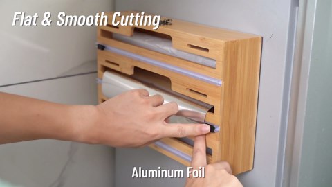 GarveeLife Cedar Privacy Screen with Planter Box - 3-Panel Freestanding Garden Fence, 62 in x10 in x65 in Tall Outdoor Divider with Drain Holes & Raised Bed for Patio, Deck & Backyard (Natural Wood)