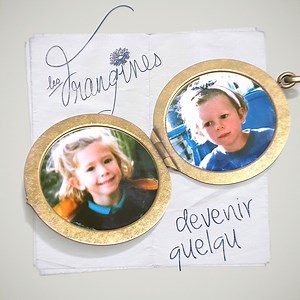 Trop contentes de pouvoir vous présenter la pochette de notre nouveau single « Devenir quelqu’un » qui sortira vendredi 😍 On s’est bien amusées à rechercher dans les vieux albums de famille 👧👧 A vendredi ... | Les Frangines