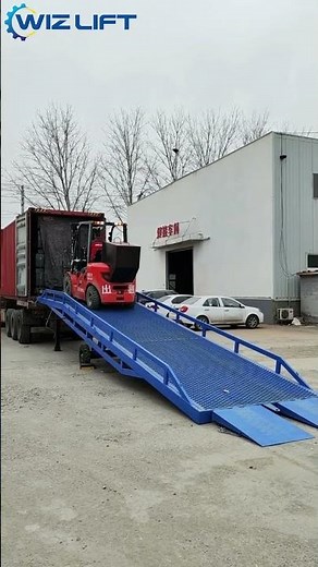 Mobile Loading Ramps are flexible, adjustable and easy to move around,used in any warehouse yard