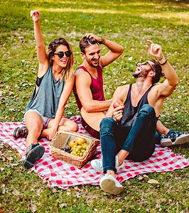 201 Funny Jokes To Tell Your Friends And Make Them Laugh