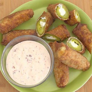 These FRIED PICKLE POPPERS sound amazing! Can't wait to give them a try! | Chef In Training