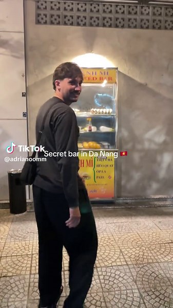 Secret Bar in Da Nang 🇻🇳 Location: UNITED BAR, Da Nang #secretbar #danangcity #vietnamspots #viral_video #vietnam