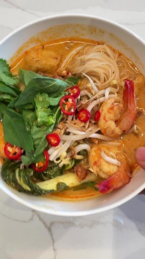 How to Make a Quick and Delicious Laksa in 20 Minutes
