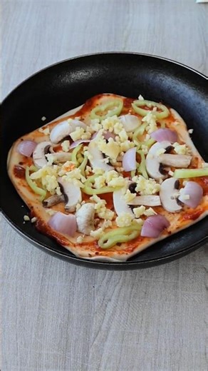 Cheesy Mushroom Pizza 🍄🍕🧀 | Easy Homemade Recipe 😍🔥#shorts