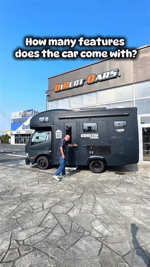 ダイレクトカーズ【趣味・車中泊・キャンピングカー専門店】 on Instagram: "こんな車どうですか？オシャレすぎるキャンピングカー！ 装備の数がすごい【Trip Log Base Black Edition】 #キャンピングカー #車中泊 #ダイレクトカーズ #車 #rvlife #campervan #バンライフ #キャブコン"