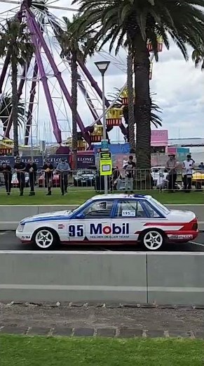 Mobile Holden VK Commodore V8 Supercar!