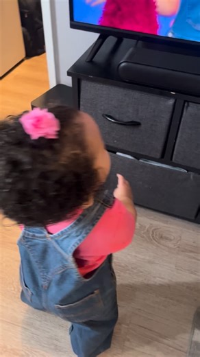 I honestly didn’t even notice she was dressed like Ms. Rachel until my son mentioned it. 😂😂 #momlife #msrachel #elmo #babygirl #babyreel | Heather Nicole