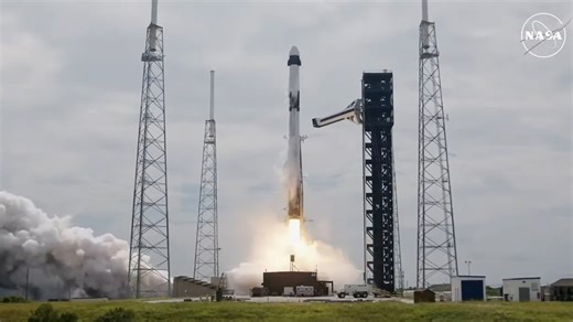 SpaceX's Dragon Capsule Shuttles Astronauts To International Space Station