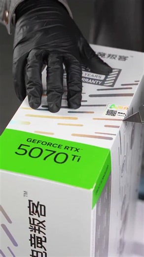 Ryzen 7 9800X3D RTX 5070 Ti | Unleash Gaming Greatness with this White 2025 Build 🔥 | Pc Builder