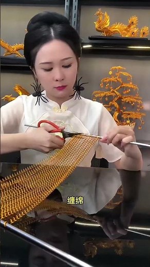 ”14-Year-Old Creates a Stunning Giant 'Peng Soaring' Artwork!”