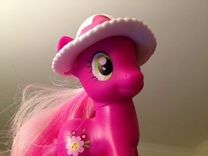 Cheerilee's New Hat