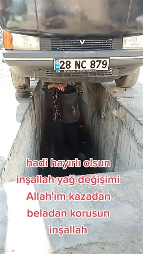 Cleaning Car License Plate Effectively