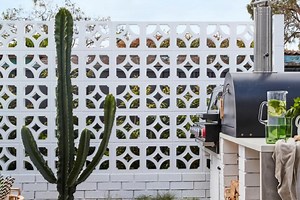How to build a breeze block wall