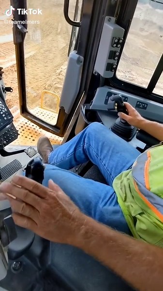 How to Run a Bulldozer: Step-by-Step Guide