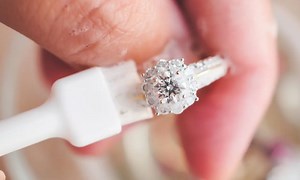 How to Clean Diamond Rings with Vinegar?
