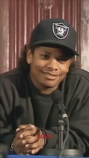 Eazy lets a reporter know he's packing 🍆💀 #LLEazyE #EazyE #NWA