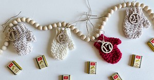 Mini Crochet Mitten pattern free Crochet pattern and video Tutorial.