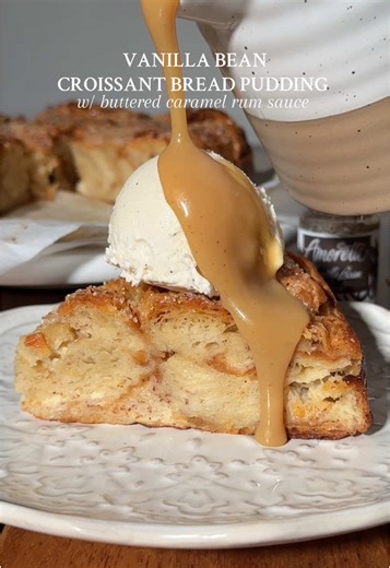 VANILLA BEAN CROISSANT BREAD PUDDING W/ BUTTERED CARAMEL RUM SAUCE Buttery and flaky croissants soak up a rich vanilla bean custard, baking into a soft, warm, custardy center with a perfectly golden, lightly crisp top ✨Serve it warm with vanilla ice cream, a silky buttered caramel rum sauce (uhm drool), and a sprinkle of flaky sea salt — each bite is simple, silky, buttery, and so perfect for the holidays 🎄Recipe below OR go to my website at wellmadebykiley.com 🤎 #Recipe Details (10-12 serving