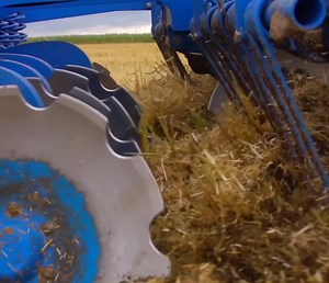 RUBIN 12 Compact Disc Harrow🩵 ➡️https://lemken.com/.../stub.../compact-disc-harrows/rubin-12 #lemken #Rubin12 #CompactDiscHarrow #agriculture | LEMKEN