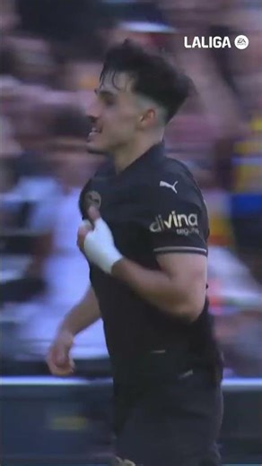 BANGER 💥Diego López into the top corner 🕷️ SEE YOU TOMORROW AT MESTALLA | VALENCIA CF