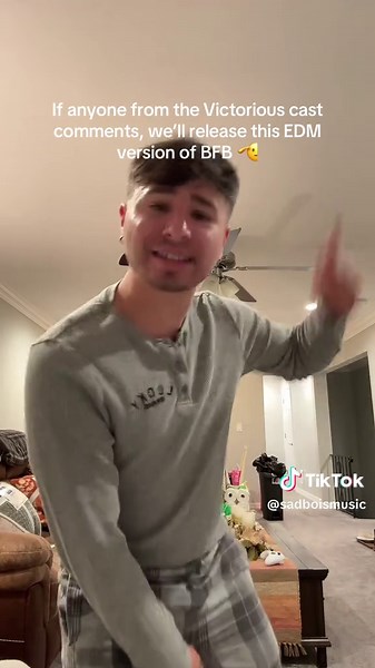 EDM Mashup Inspired by Victorious Cast