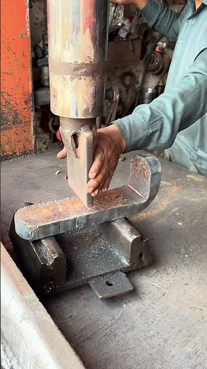 How a 1.5 Inch Thick Metal Strip is Bent With Hydraulic Press Machine #metalbending #hydraulicpress