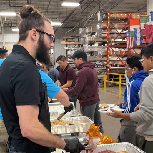 Happy Thanksgiving to our dedicated team in West Des Moines, Iowa. We are grateful for you! 🦃🙌#windsorwindowsanddoors #windsorwindows #differencemakers #customwindows #qualitycraftsmanship #trustedbrand | Windsor Windows & Doors