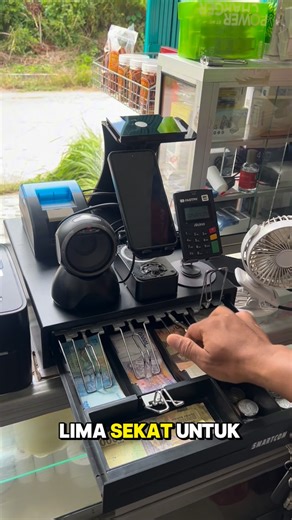 rudynetral on Instagram: "Rekomendasi alat kasir modern 🔥 Harga terjangkau, cocok buat toko kecil sampai UMKM Cara order: ➡️ Klik link di bio ➡️ Order via Shopee 📌 Laci uang: No.1 📌 Printer Bluetooth: No.3 📌 Mesin scanner: No.11 #alatkasirmodern"