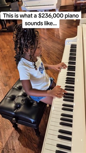 They let her play a $236,000 Steinway grand piano and she was SO excited 🥹🎹 First time ever on a concert grand. @Steinway & Sons Thank you #Steinway #fyppppppppppppppppppppppp #CanonInD #ChildMusician