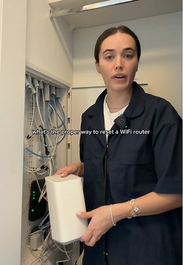 How to Properly Reset Your Wi-Fi Router