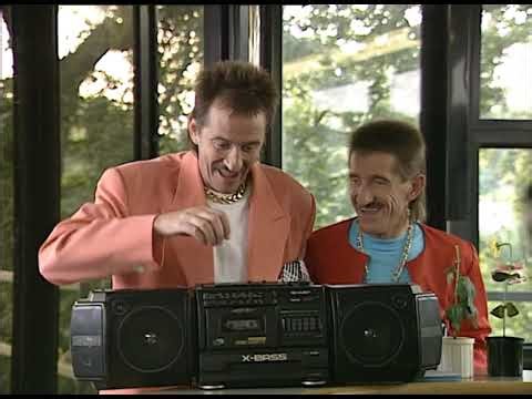 ChuckleVision | S5 EP9 | On the Radio (Better Quality)