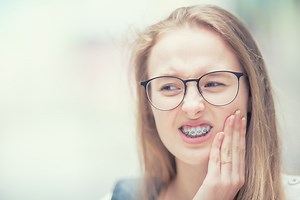 How Long Do Braces Hurt? 4 Ways to Stop Braces Pain At Home
