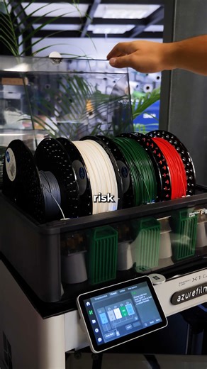 This Trick Makes ASA & ABS 3D Prints Look Factory Made 😲 No sanding. No filler. Just pure glossy perfection. 💡 With one simple trick, your ASA and ABS 3D prints can go from “obviously 3D printed” to “did that come out of an injection mold?” In this video I show you exactly how I acetone vapor smooth my 3D prints so the layer lines vanish and the surface shines. It is easy to set up and the results are insane. Here is what you need to follow along: • 🧲 Magnets • 🧻 Paper towels • 🫙 A containe